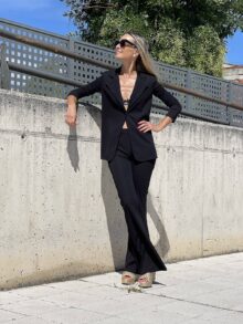 Blazer negra - Thumbnail Image 1